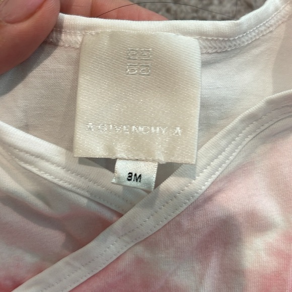 Newborn Givenchy longsleeve Snap with bib and box - Picture 4 of 8